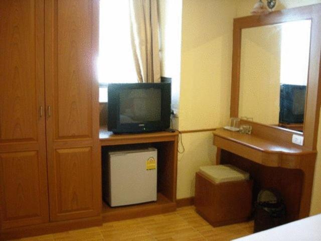U Tai Tip Guest House Phuket Exterior photo